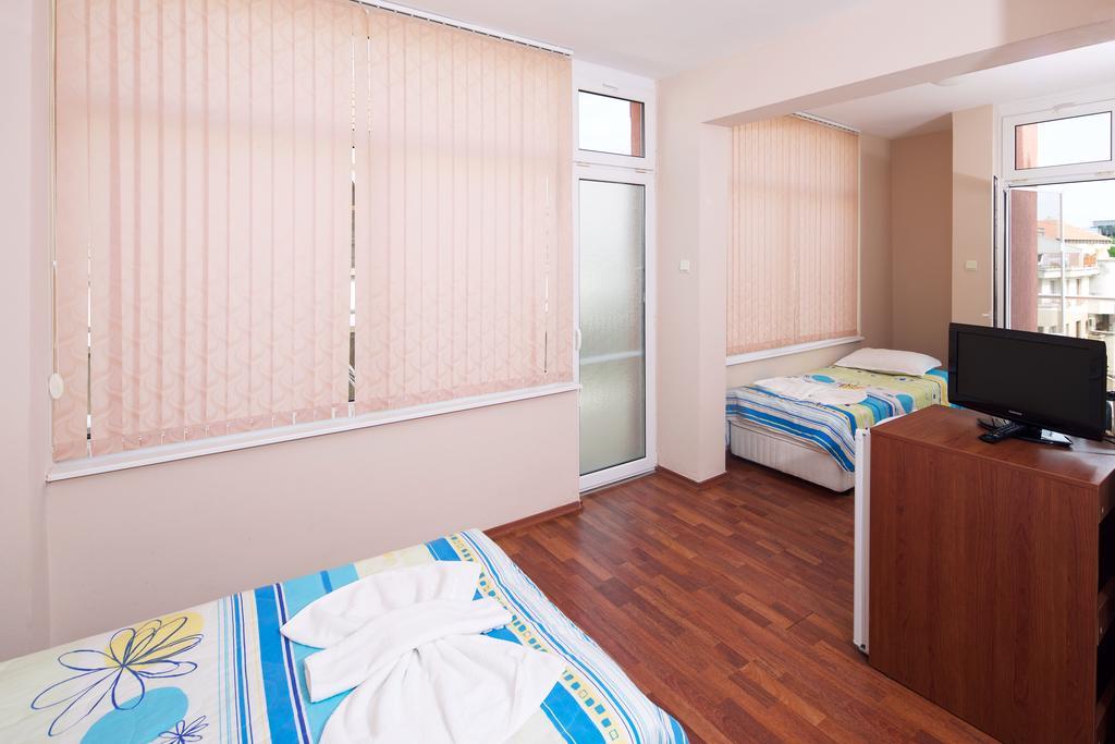 Red House Guest House Несебр Номер фото